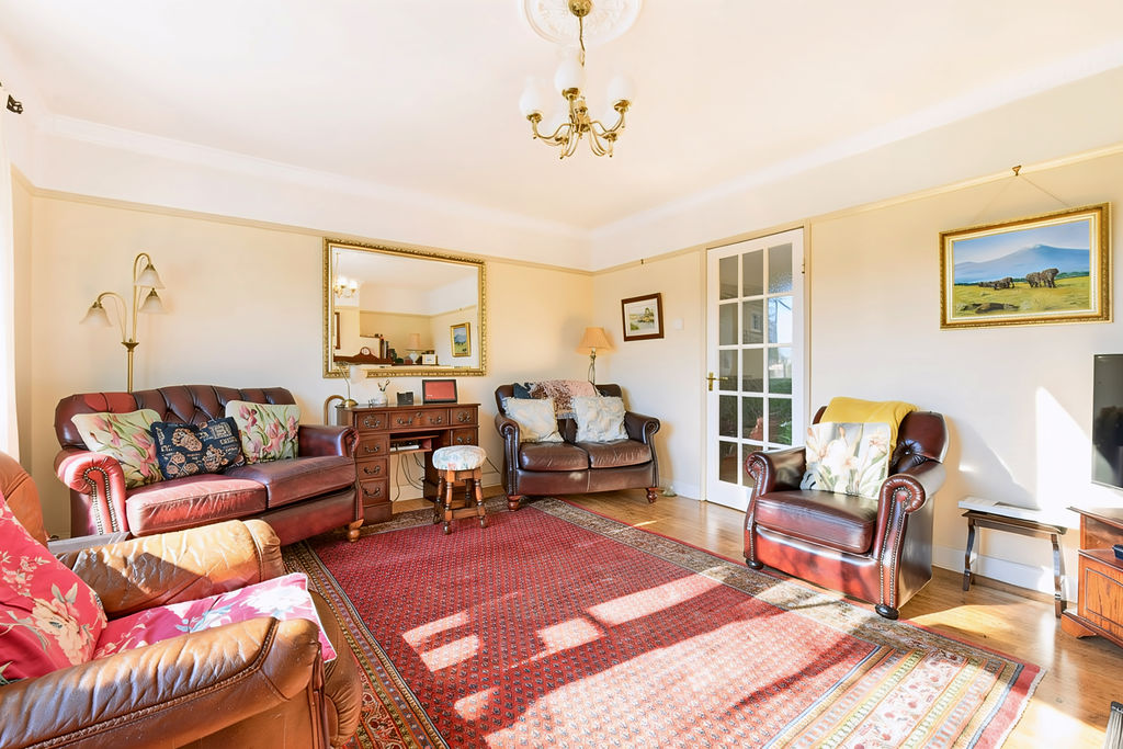 Sitting Room- click for photo gallery